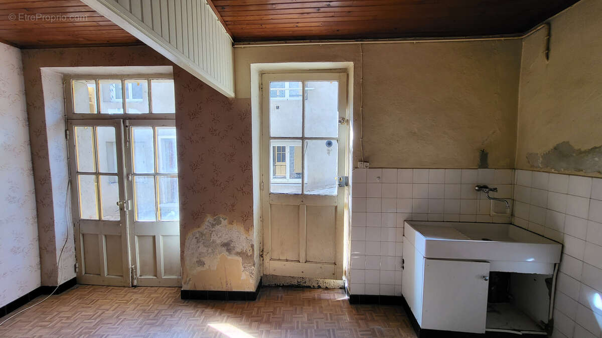 Maison à SAINT-MARTIN-DE-VALAMAS