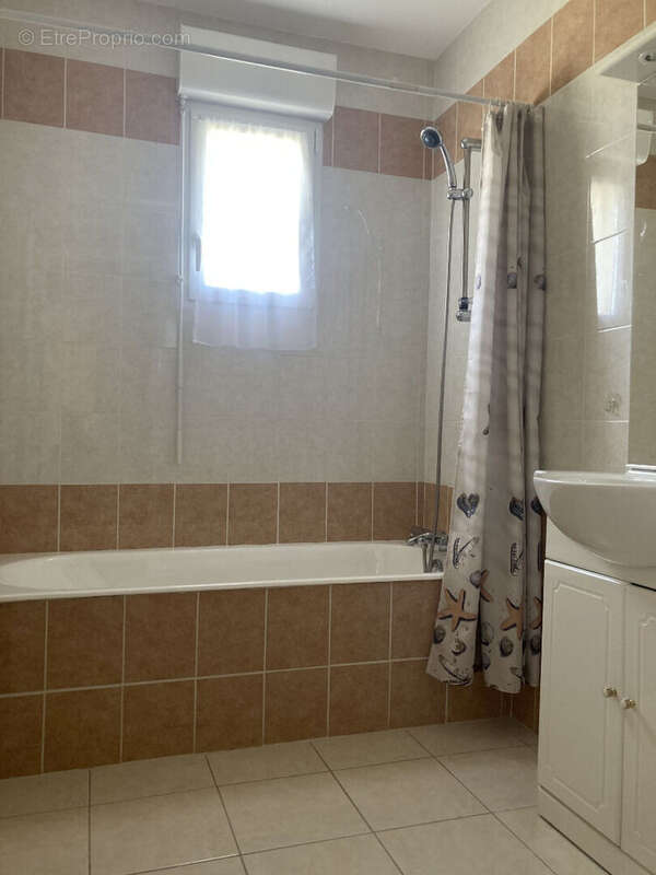 Maison à DONVILLE-LES-BAINS