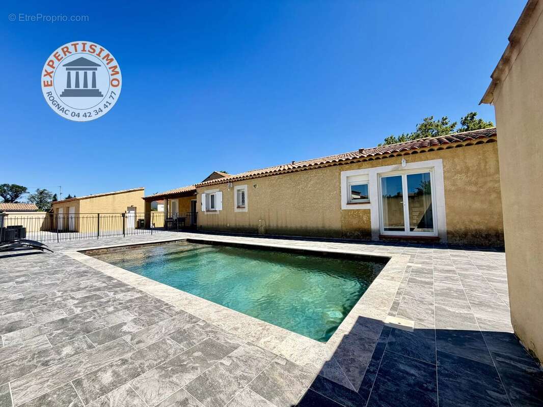 Saint esteve - plain-pied familial d'environ 150 m² – piscine – double garage – terrain de 682 m² - photo 3