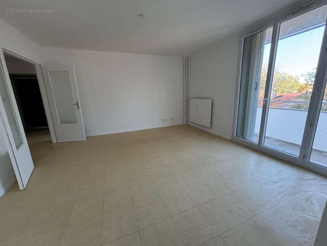 Appartement à PORT-DE-BOUC
