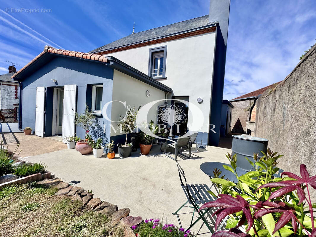 Maison à LEGE