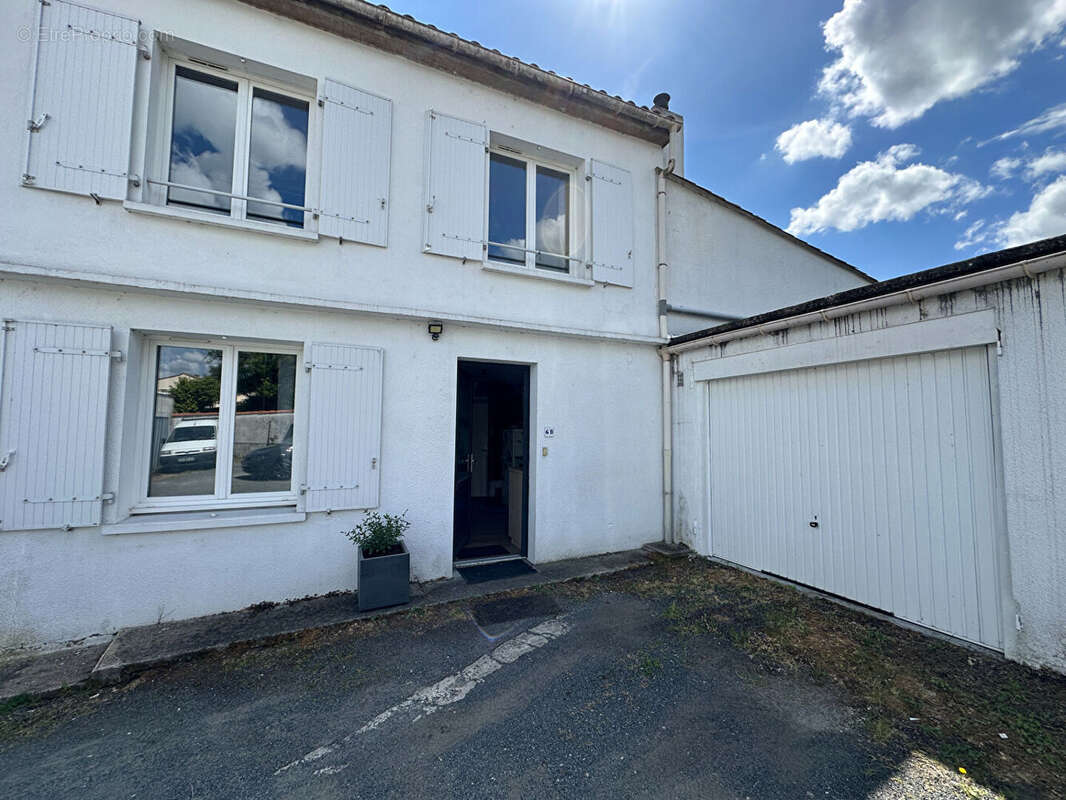 Maison à SAINTES