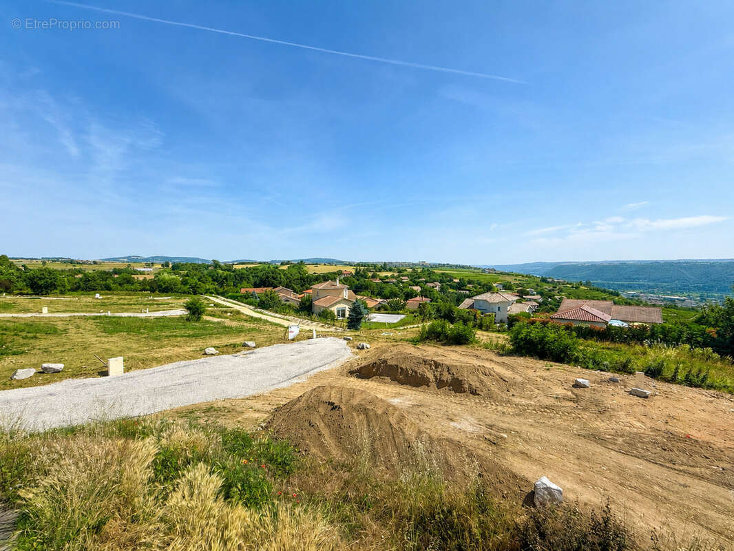 Terrains à bâtir viabilisés de 809 m2 sur les hauteurs de Vérin - photo 5