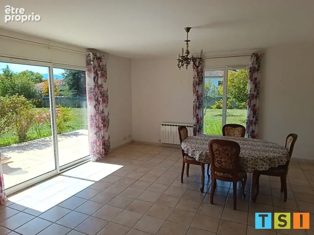 MONTREJEAU: villa de plain-pied sur un terrain de 18828 m². - photo 8