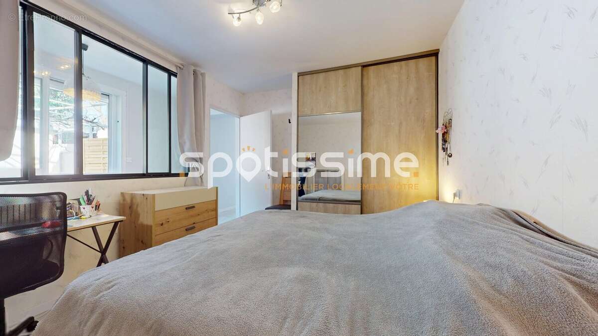 Maison de plain-pied 94 m² avec garage et jardin arboré  Quartier Mairie à Agde - photo 8