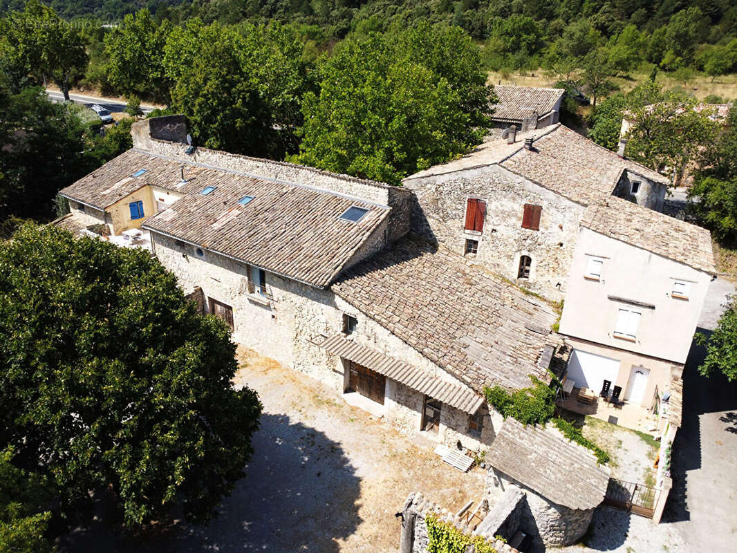 Maison 590m² à Les Bons Enfants - photo 2