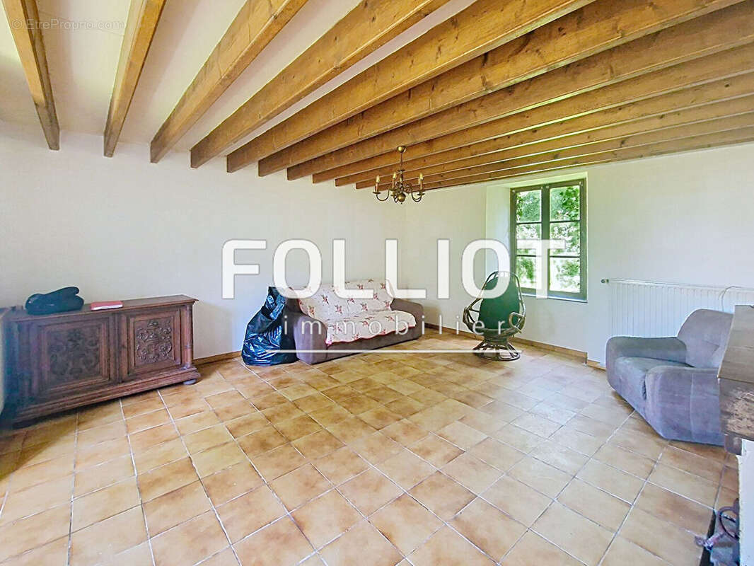Maison à FEUGERES