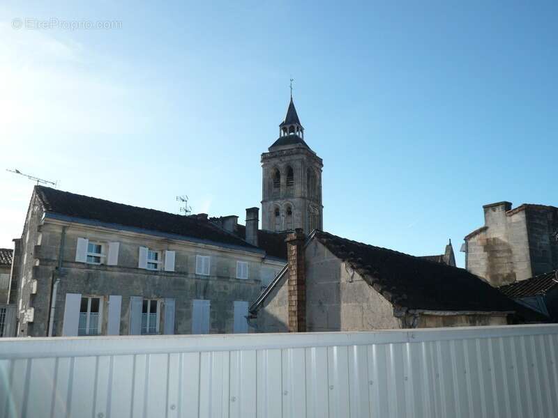  COGNAC A Vendre Superbe Maison de Ville Atypique  - photo 16
