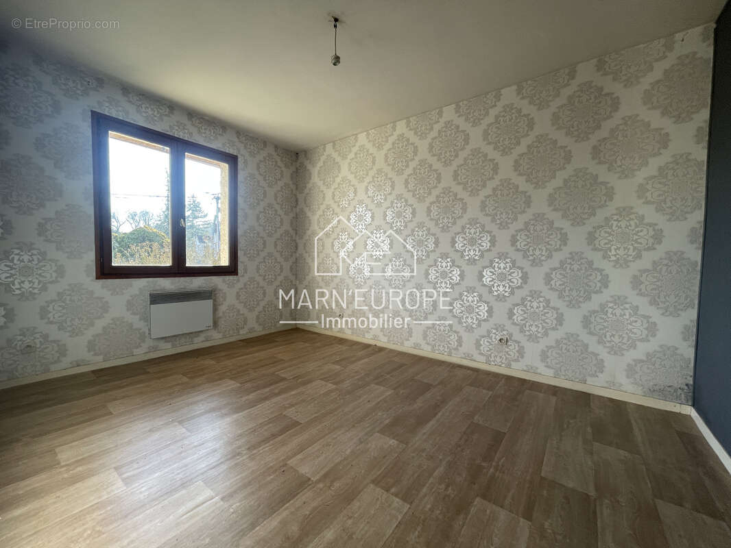 Appartement à VILLIERS-SUR-MORIN