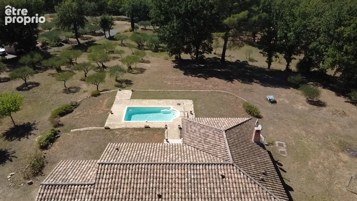 Maison 6 pièces à vendre à Villecroze avec vue campagne et piscine - photo 14