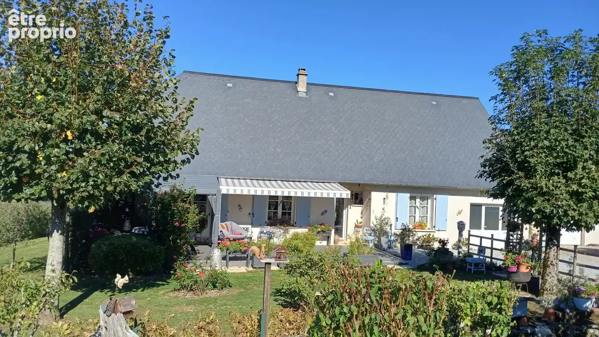 Maison à ANGLARDS-DE-SALERS