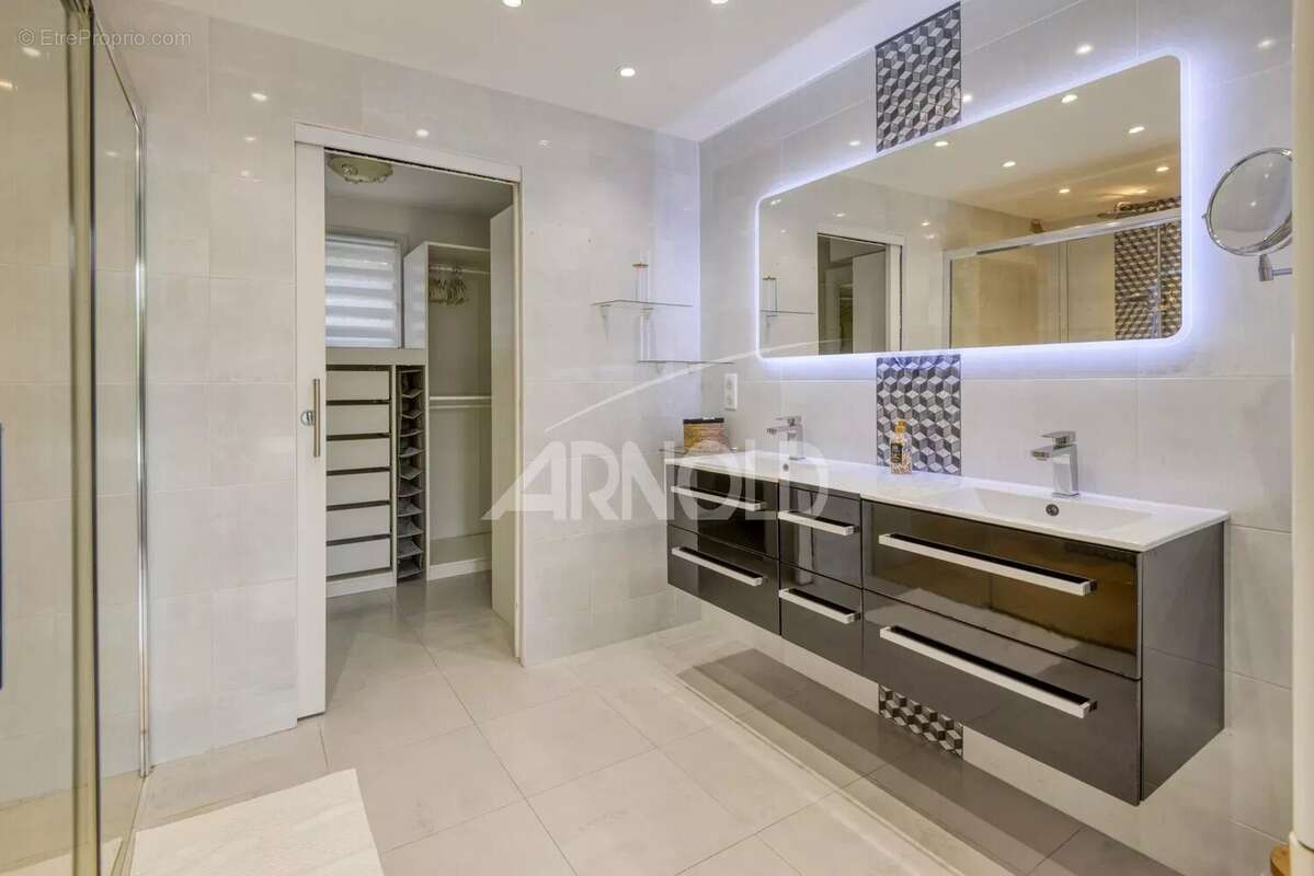 Maison à LA CHAPELLE-SUR-ERDRE