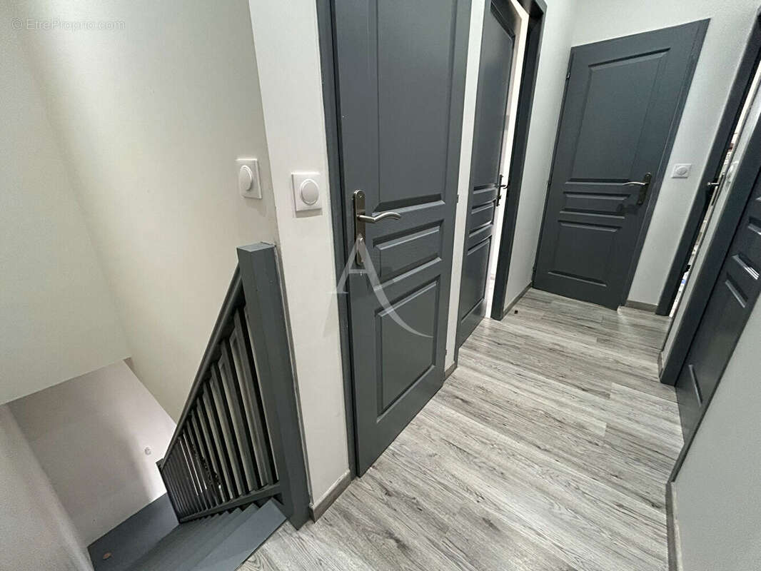 Maison 84 m² à Saint-Medard-En-Jalles  - photo 2