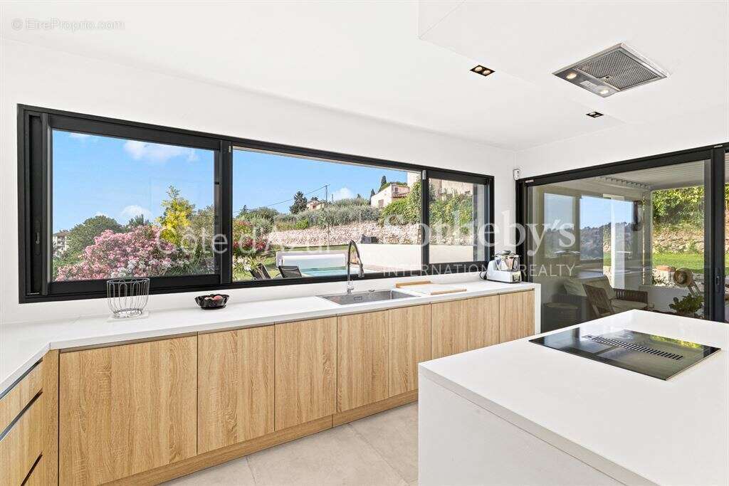 Villa d'architecte contemporaine à vendre à Vence avec piscine et appartement indépendant - photo 11