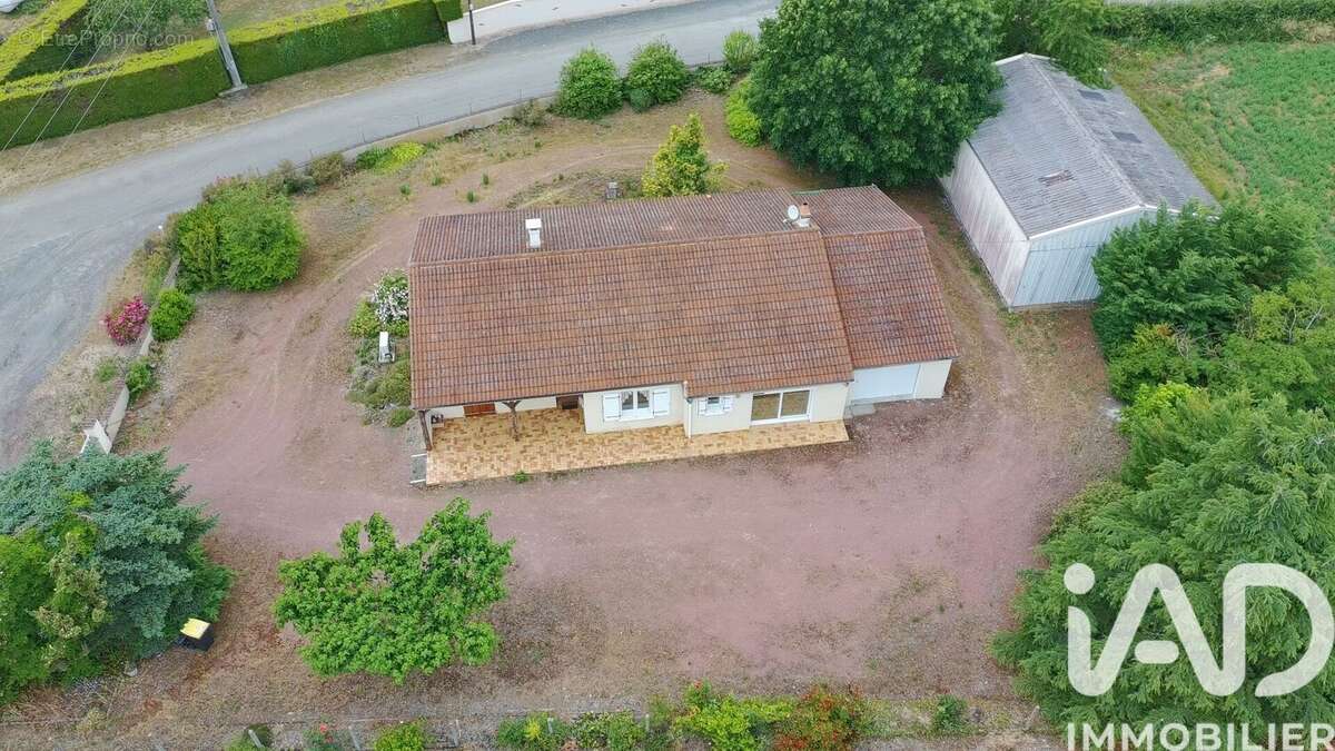 Photo 2 - Maison à SAINT-LEGER-DE-MONTBRUN