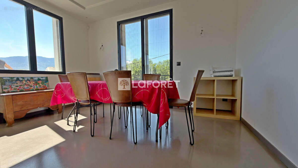 Appartement 5 pièces lumineux à vendre à Mercury - Rare sur le marché ! - photo 6