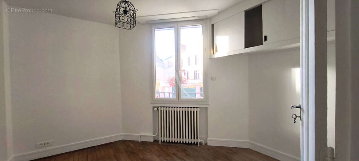 Appartement à LES LILAS