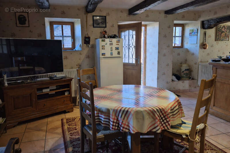 Maison à SAINT-CHRISTOPHE-VALLON
