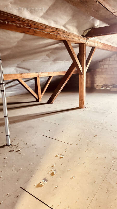 Élégante maison familiale de 220 m2 sur un magnifique terrain arboré de 15 ares - photo 29
