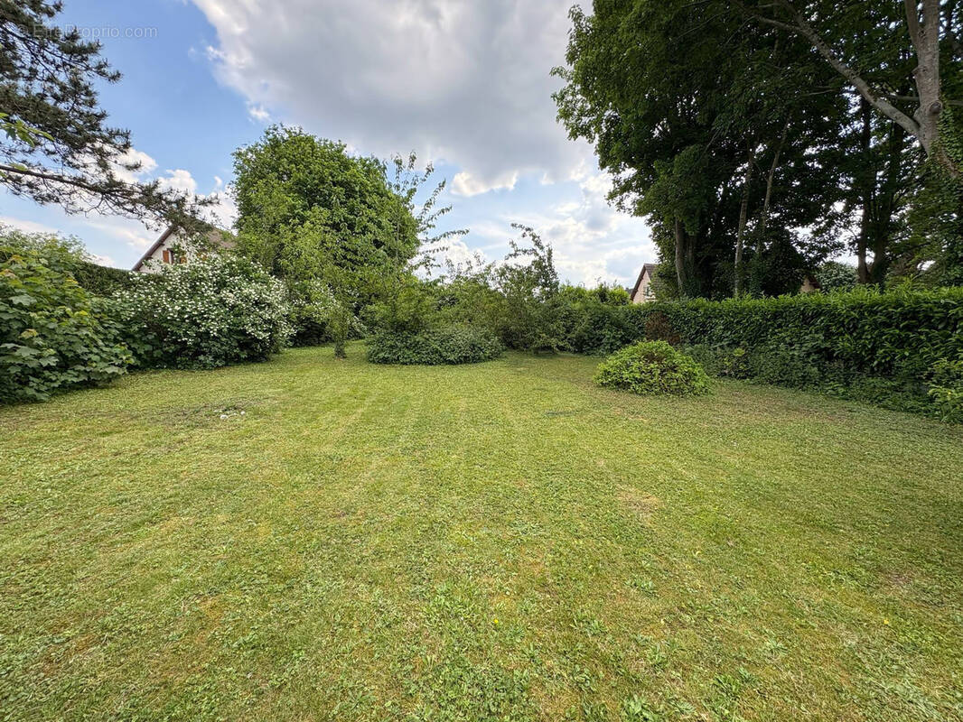 Terrain à ABBEVILLE