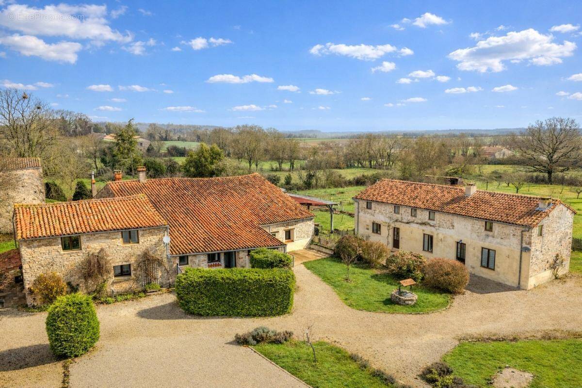 Maison à VILLEFAGNAN