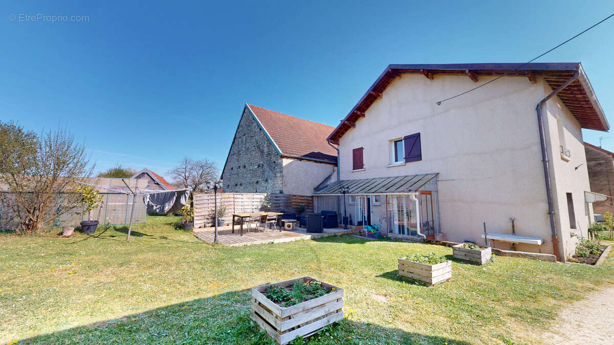 Maison à PONTAILLER-SUR-SAONE