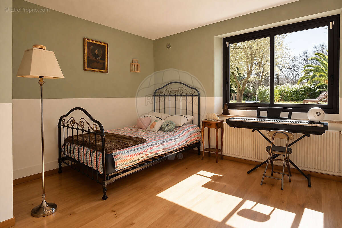 Maison à ROQUEFORT-LES-PINS