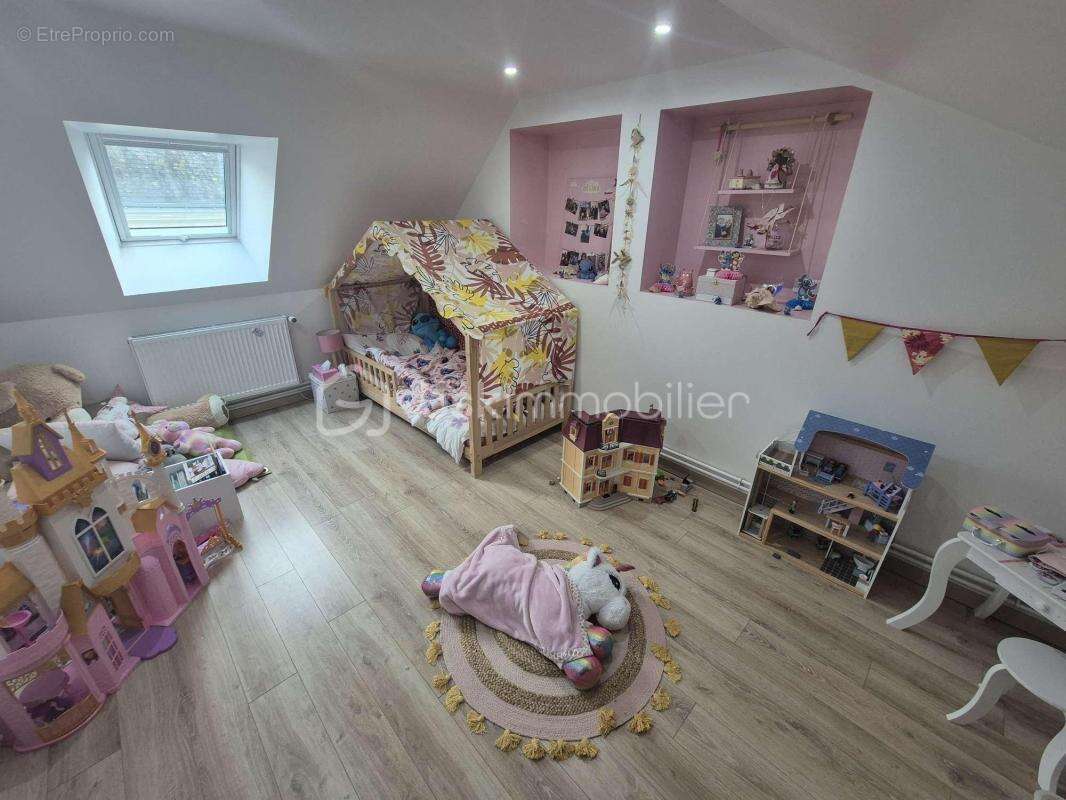 Maison à VERNEIL-LE-CHETIF