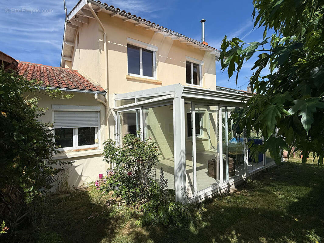 Maison à MONTBETON