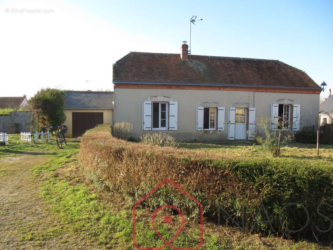 Maison à COURTILLERS