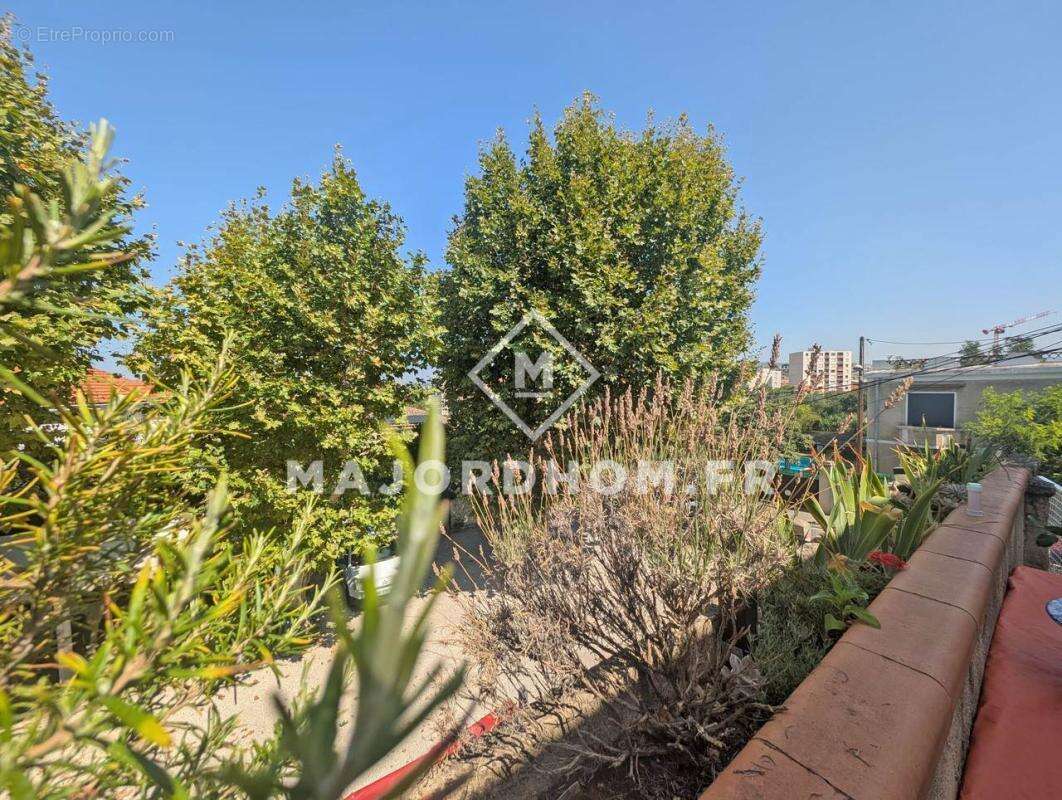 Appartement à MARSEILLE-4E