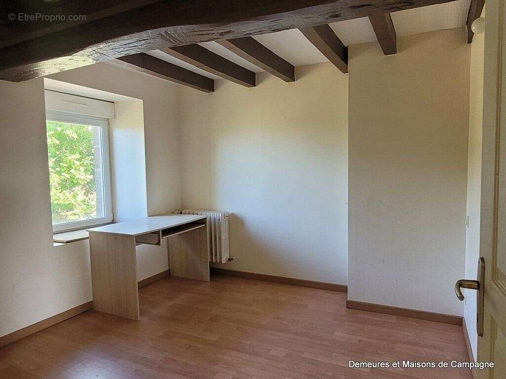 Maison à SAINT-POIS