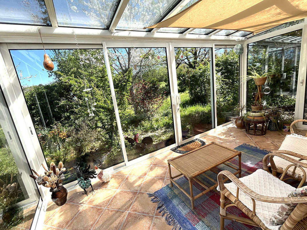 Maison Montmoreau Saint Cybard 7 pièce(s) 186 m2 - photo 12