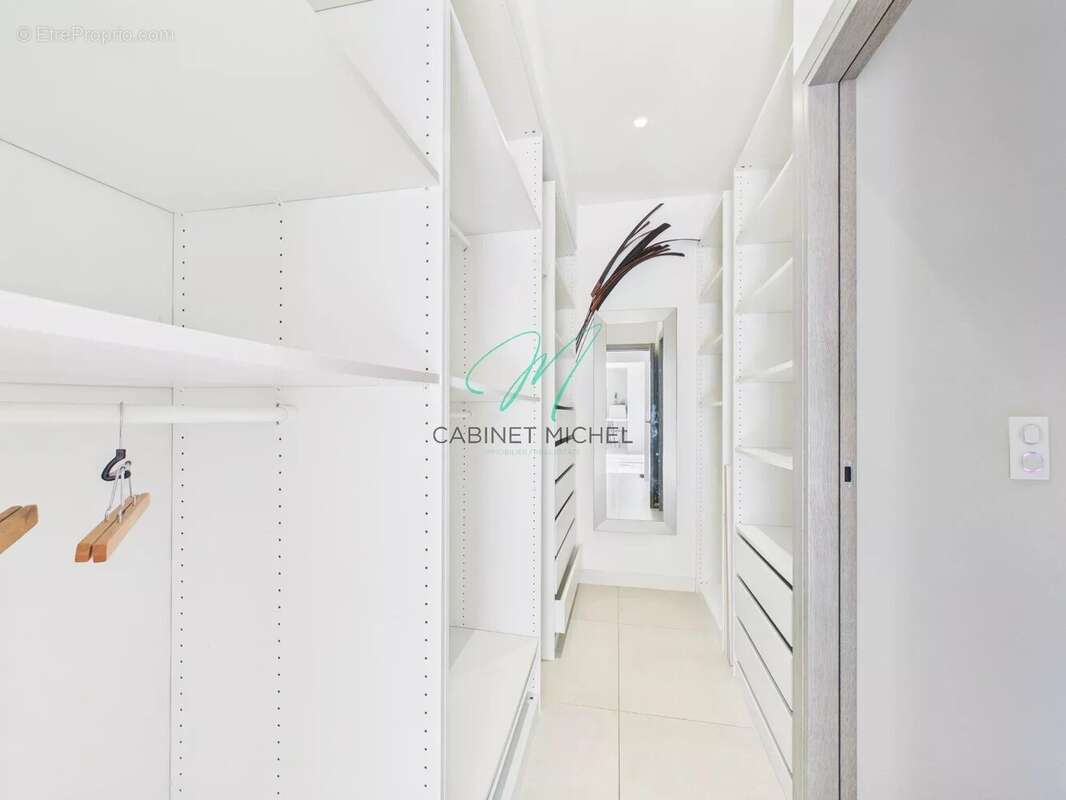 Maison à ROQUEFORT-LES-PINS