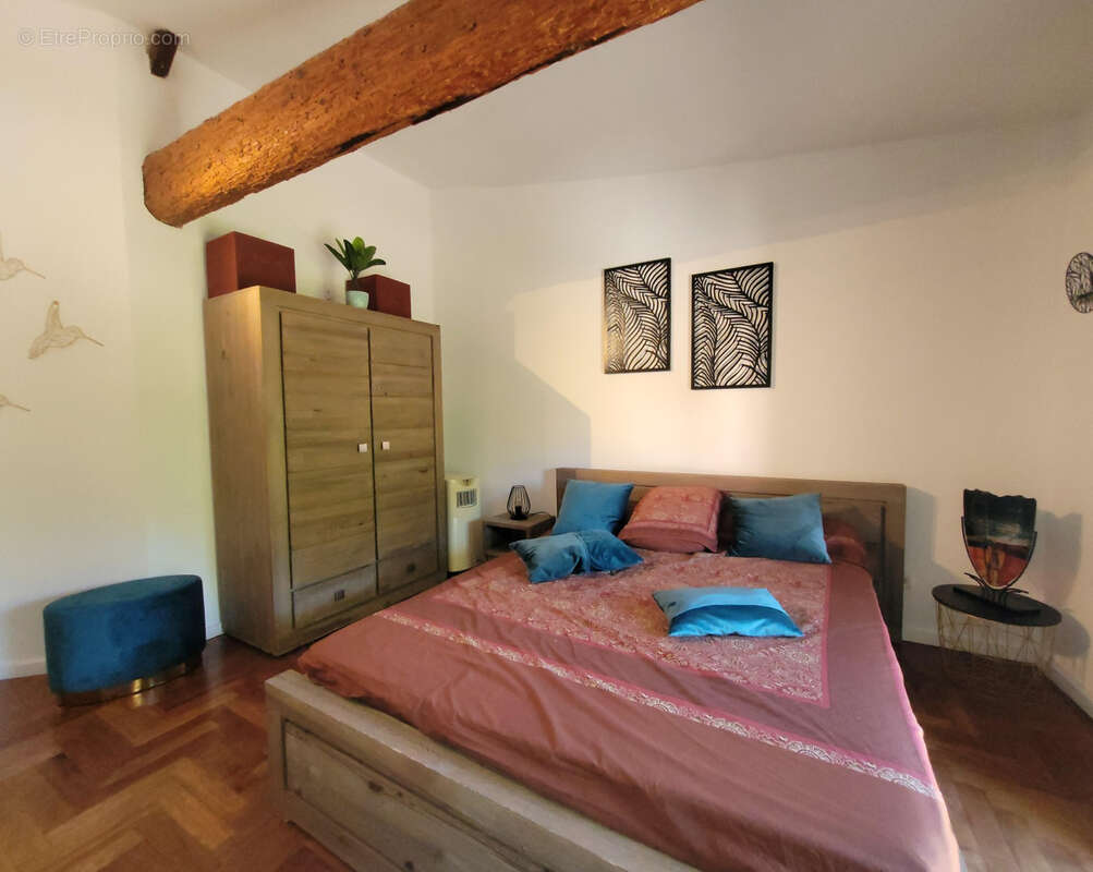A vendre maison de caractère avec Piscine Chauffée au Centre du Village - photo 16