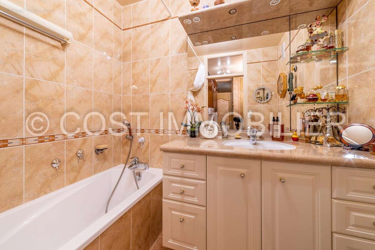 Appartement à BOIS-COLOMBES