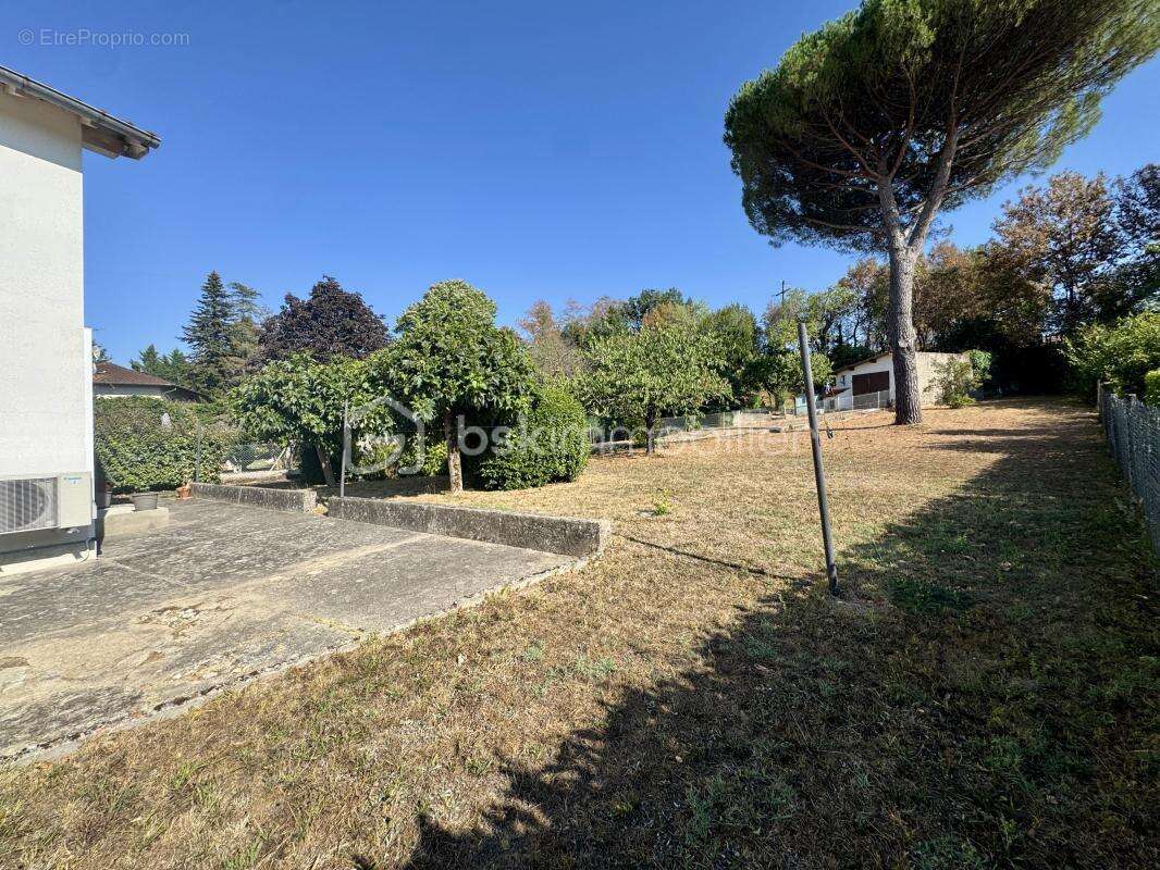 Maison 108m2 habitables 3 chambres avec garages et jardin - photo 6
