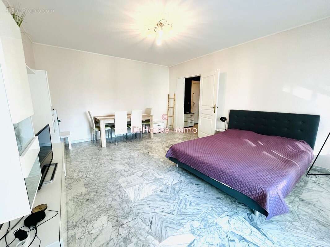 Appartement à MANDELIEU-LA-NAPOULE