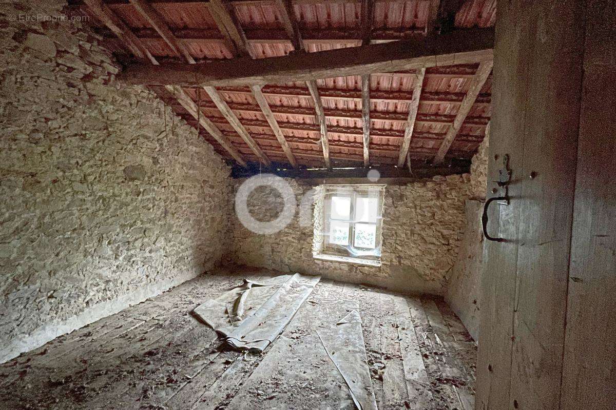 Maison à SAINT-MARTIN-TERRESSUS