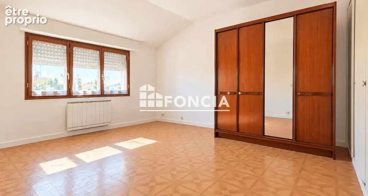 Noiseau • Maison de construction traditionnelle • 131 m² au sol sur parcelle de 450 m² - photo 3