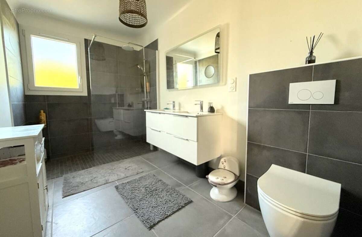 À vendre : Maison individuelle de 180 m² à Mouguerre, à proximité de Bayonne - photo 8