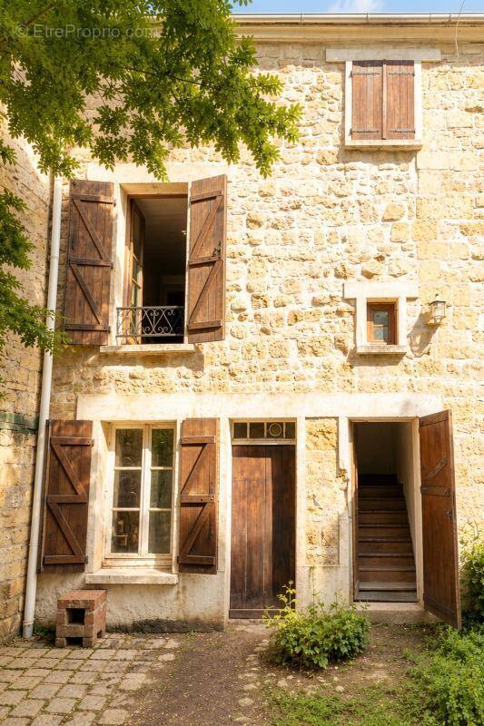 Maison à AUVERS-SUR-OISE