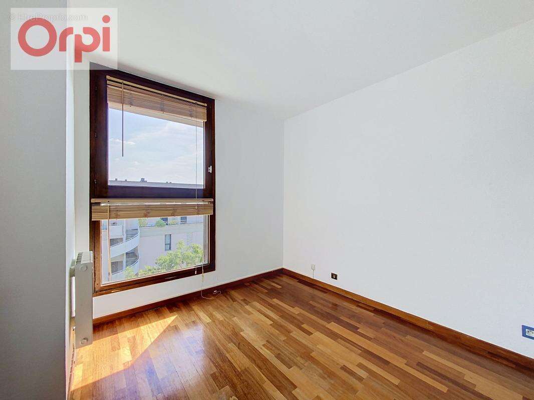 Appartement à VOISINS-LE-BRETONNEUX
