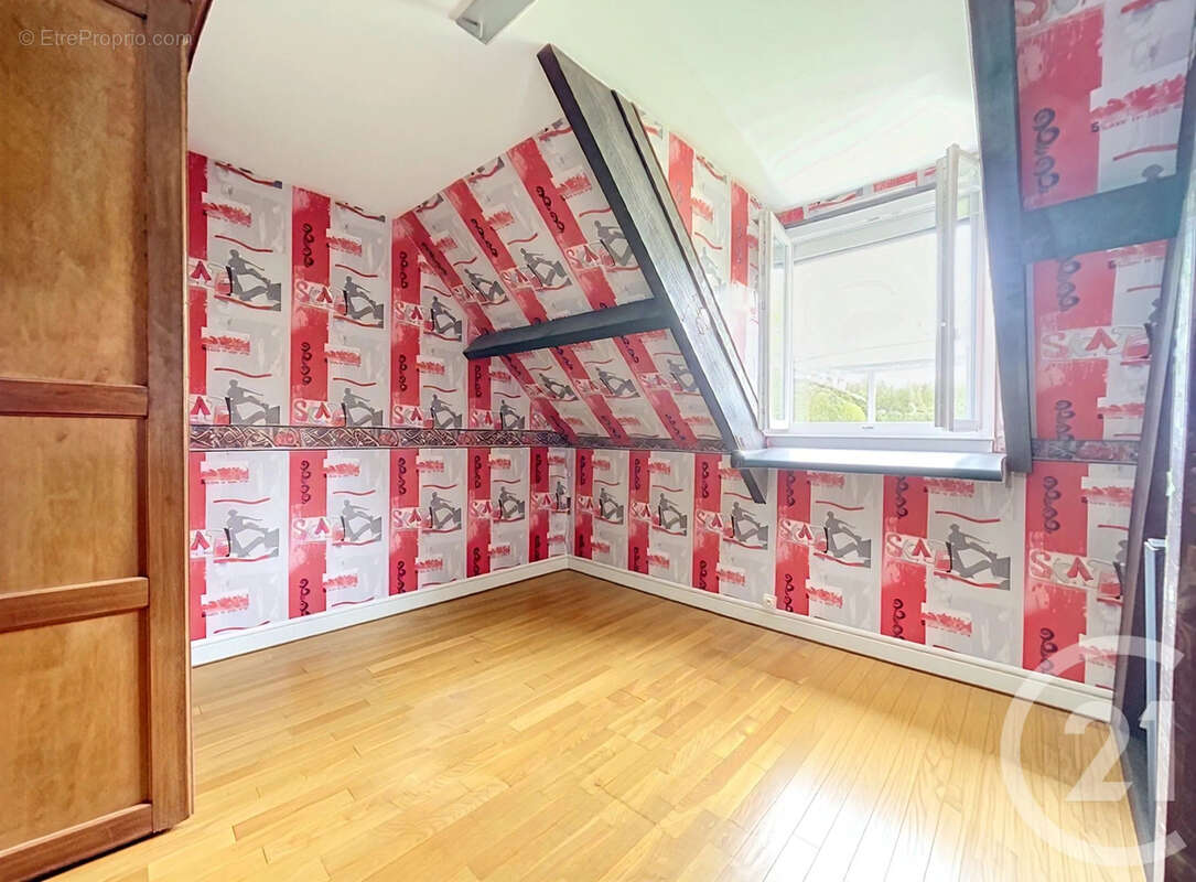 Maison 140 m² à Saint-Andre-Les-Vergers  - photo 9