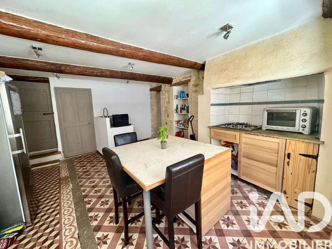 Maison 121 m² à Estezargues  - photo 2
