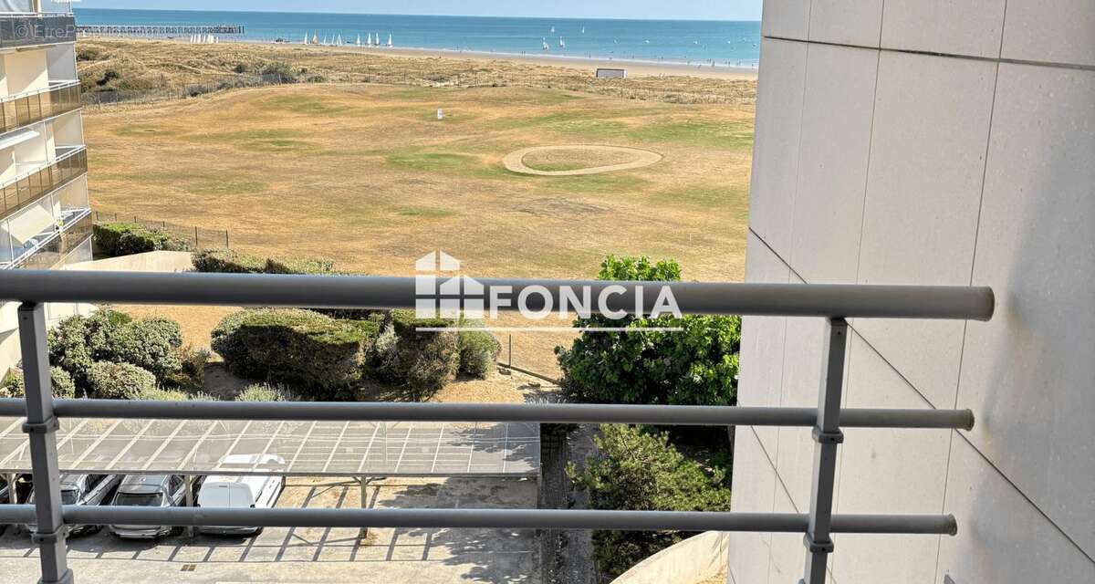 Studio face mer à côté du golf - photo 2