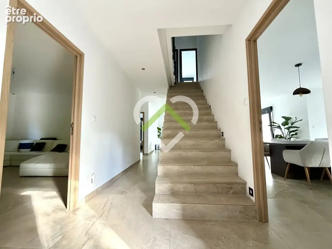 Maison contemporaine cubique individuelle - photo 7