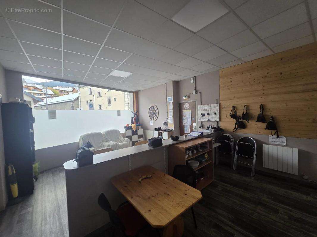 Commerce à BRIANCON