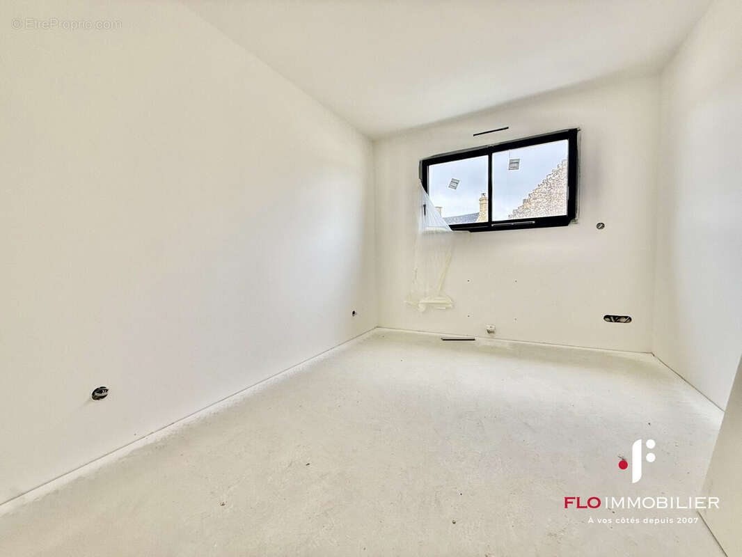 Maison 117 m² à Douvres-La-Delivrande  - photo 7