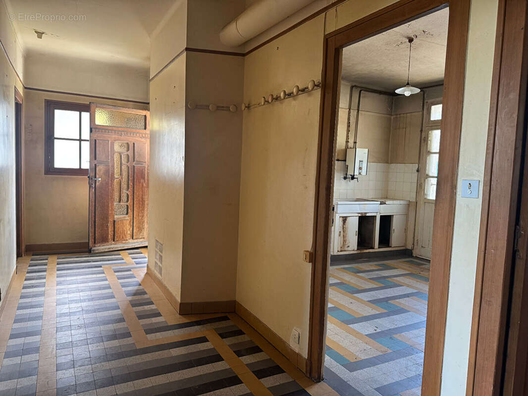 À VENDRE Dinard / Saint-Énogat  Maison à rénover avec beau potentiel - photo 6